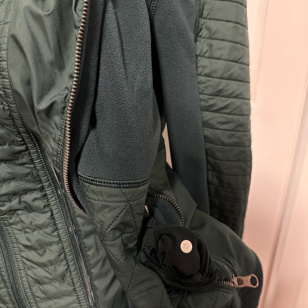 Lululemon Fleecy Keen II Jacket in Fuel Green color, Silver Zippers , size 12 - Picture 8 of 13